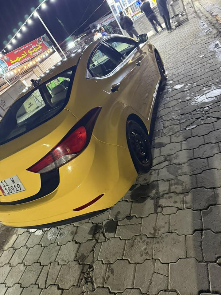 السلام عليكم شباب النترا موديل 2014 سيارة حادث امريكي بس بنيد مبدل بدون دواخل سيارة كلها ليبل واحد قطرة مجعًون مابيها ولاصبغ كير مكينة مكفولات باسمي السيارة مكان الطالبية شراي اتصل ***********
