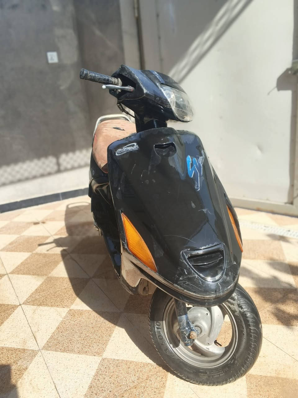 سلام عليكم درجة للبيع متوازي السعر 350 وبيها مجال شيء قليل دراجه ما مفتوحه ابدا كل شيء شغال بس اشاير  المكان الحمزة الغربي الرقم او واتساب..🤍***********
