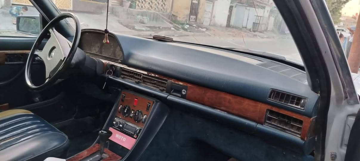 السلام عليكم مارسيدس جامبو
موديل 86 محرك اثنين ونص بطه رقم بابل مشروع وطني
*********** رقم الهاتف    سعر ٣٣وبيها مجال
