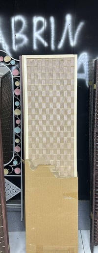 قاطع خشبي (باب قابل الى الطي)  كل قاطع اربع طلاقات الطول 180 والعرض 18...