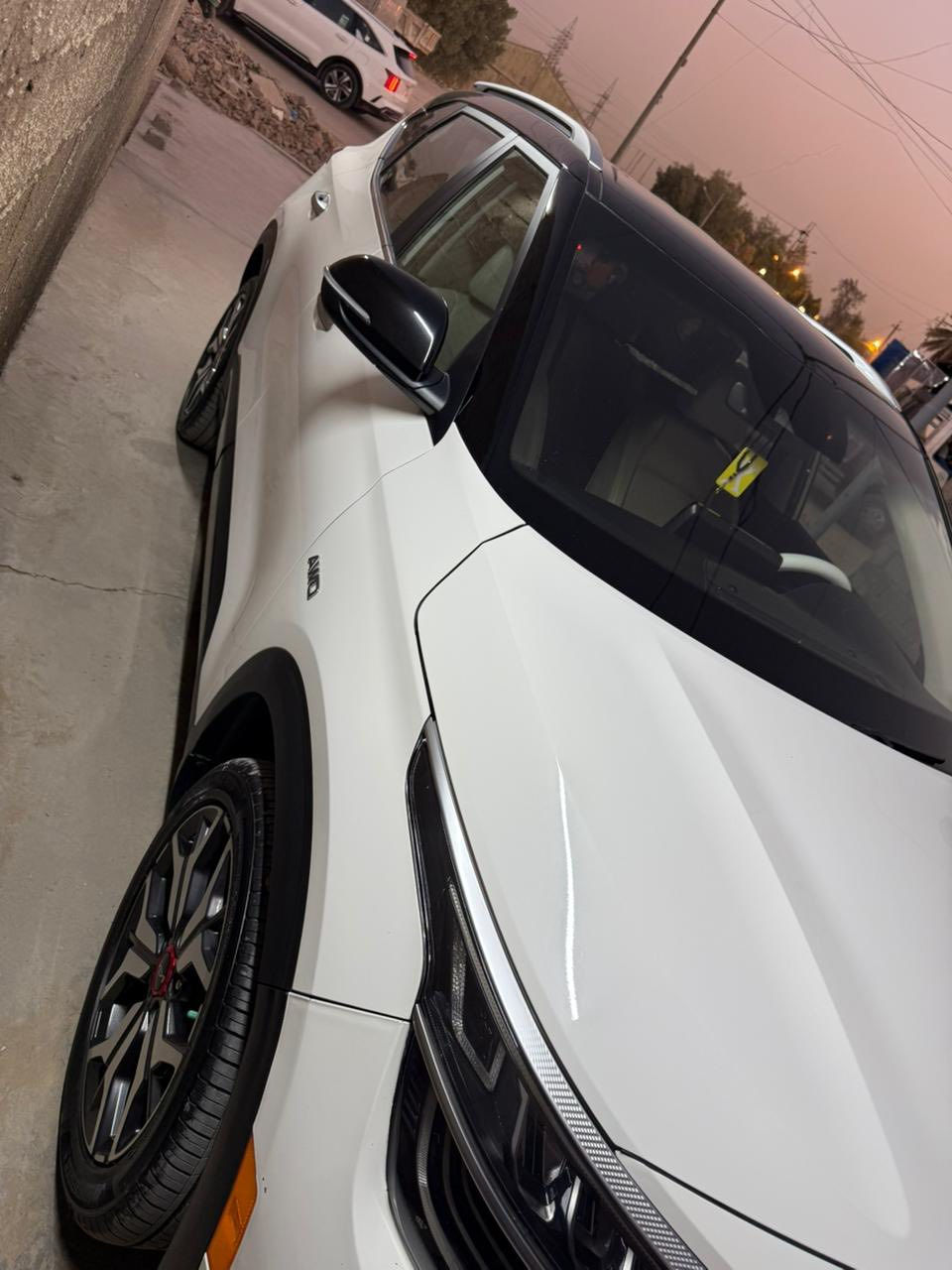 كيا سلتوز 2022
فول موصفات ما عدى الفتحة 

مكينة 1600تيربو 

وارد امريكي حادث موضح بل صورة 

رقم بغداد /المكان بغداد مدينة الصدر 

مبدل بيهة بس چاملغ ولحادث ما واصل للشواصي 

للستفسار : ***********
