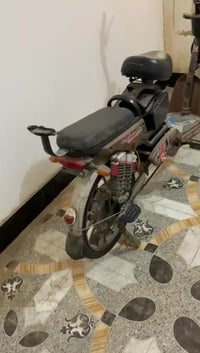 ‏سلام عليكم دراجة شحن للبيع عطها بس العقل عطلان إرادة تبدي بعد ما بيها...