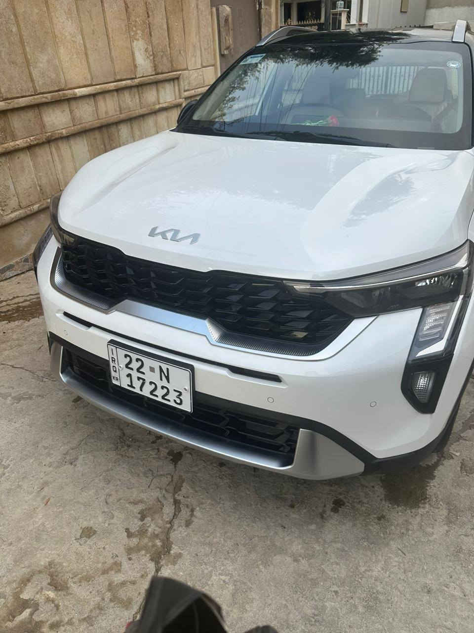 كيا سونيت / شركة Nim الدولية / موديل 2025 ضمان (5 سنوات ) من الشركة … ماشيه 5000km
مواصفات فول .. السقف  بانوراما سلايد اسود .. كراسي كهرباء تدفئة تبريد … اعلى مواصفات في الموديلالمحرك 15 دبل نوزل 
وفقط بانزين سعر 180ورقه مجال شويه هذا رقمي  *********** بي وتساب
