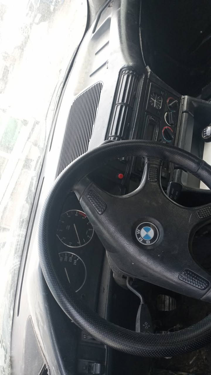 مه كينه 520كه پس ديجيتال 
گير عادي 
سلايت دوو جام كارابا 
لايت ئه لقه 
ئارم بلاستيك دهوك ئينساخه به شه رت 
تاخم بيش و پشت تونده جركه ي نيه 
كاراباياتي هه مو گياني ئيش ده كات هاته گلوبي ناو سندوق ئيش ده كا 
گه رمي لايت فلجه هورن ته نزيل ناوگيج سلايت هه موي ئيش ده كا 
سعر 23وه ره قه و معامله كي برايانه 
شوين هه ولير 
*********** أربيل, العراق
