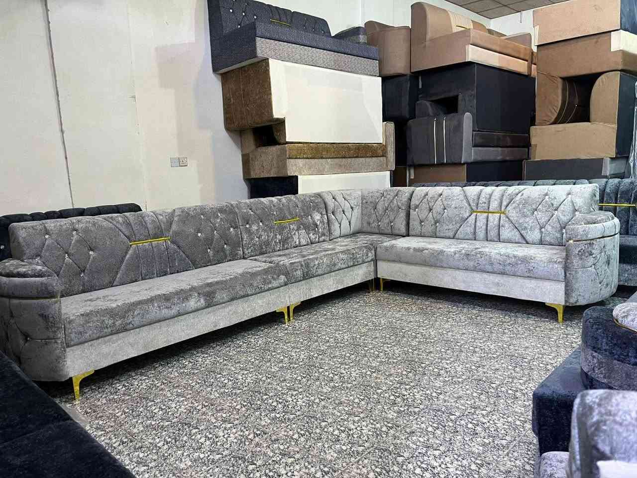 زبائننا الأعزاء 🎄
زبائن معرض بيروت للاثاث وصلتنا وجبة جديدة من التخم والديوان مختلف الموديلات والألوان اقمشة تركية خامات ممتازة اسفنج مميز اول خشب جام روسي بلوك اسود بلايود متانة عالية ودقة بالعمل زورونا بموقعنا الكائن في كربلاء حي العامل شارع المستوصف مقابل مركز فحص الوافدين للإستفسار ***********👉اتصال واتساب 
لسنا الوحيدون لكننا الأفضل 🥀🥀🥀
