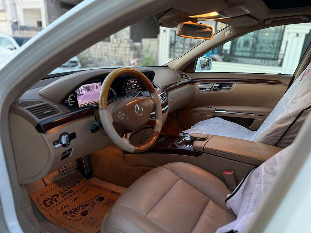 مرسيدس S كلاس 350 AMG موديل ٢٠١٣
خليجي وكالة باكج AMG أصلي

السيارة من النوادر وعلى وضع الشركة
نظافة عالية جداً بدون شخط أو ملاحظات
داخلية زيرو بالكامل والكشنات بلادية أصلية
تراي السيارة ونعومتها مثل الزيرو

لون أبيض صدفي مع سقف أسود
محرك V6 CGI المرغوب
عداد ١٦٠ ألف كم

السيارة بيها صبغ جوة رقم الخلف بالصندوق فقط بدون حادث

سيرفس صفر ومسج بدون أعطال

المواصفات:

- باكج AMG بلادي وكالة
- دعاميات AMG وكالة أصل
- دوسات AMG وكالة أصل
- بانوراما
- باب طويل لارج رئاسي
- جكات
- أبواب شفط
- ناظور ليلي
- رادارات
- ٥ بردات
- حزام أمان ذكي كهربائي
- التعرف على أماكن البارك
- إنارة داخلية متغيرة
- لايت داينمك زينون متحرك مع الستيرن
- داخل بيجي دشبول مطعم لونين
- بصمة تشغيل وبصمة أبواب
- كشنات تدفئة وتبريد وخزن أمامي وخلفي
- صندوق شفط كهربائي
- تحكم بوضعيات الكراسي الخلفية والأمامية

وغيرها الكثير من المواصفات

رقم أربيل تحويل مباشر
المكان: أربيل

🔴 رقم تليفون و سعر علق سوف يوصلك الرسائل


**إذا كنت صاحب هذا الإعلان وتريد حذفه لأي سبب، رجاءا أرسل رسالة إلى الدعم الفني**