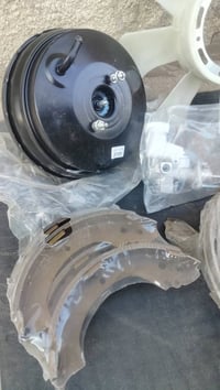 غراض للبيع زوج فلنجات خلفيه جدد عنبار كلج مروحه تخم بنزات وبور بريك جد...