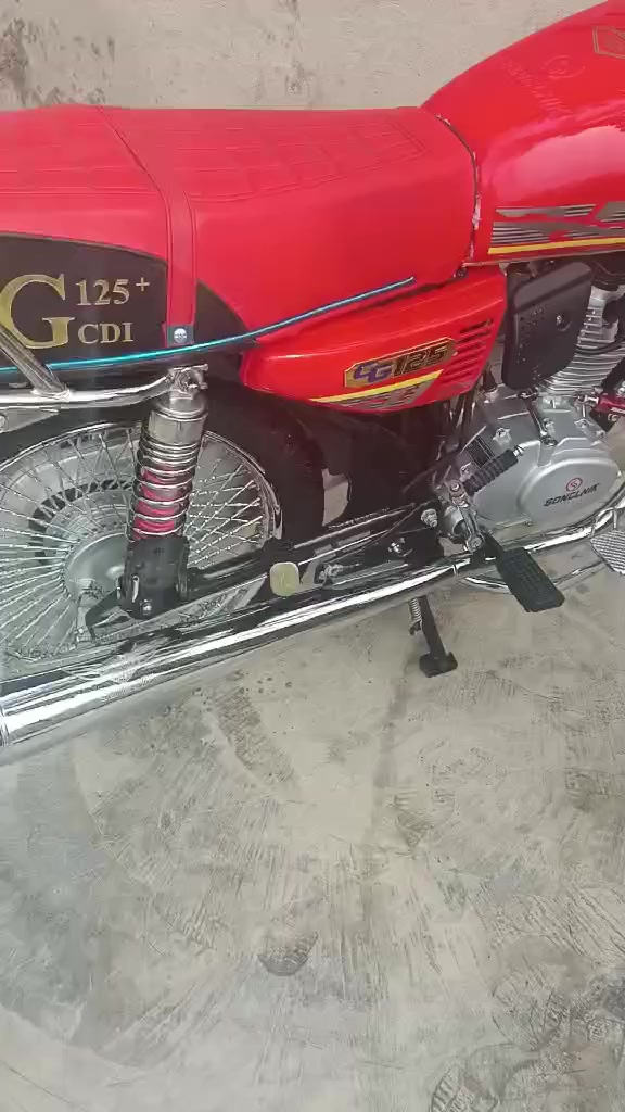 سلام وعليكم دراجة سيفان تايكر اربعه كير موديل 25 طالعه بشهر الواحد السعر 850وبيه مجال المكان امسيب والاستفسار على رقم ***********
