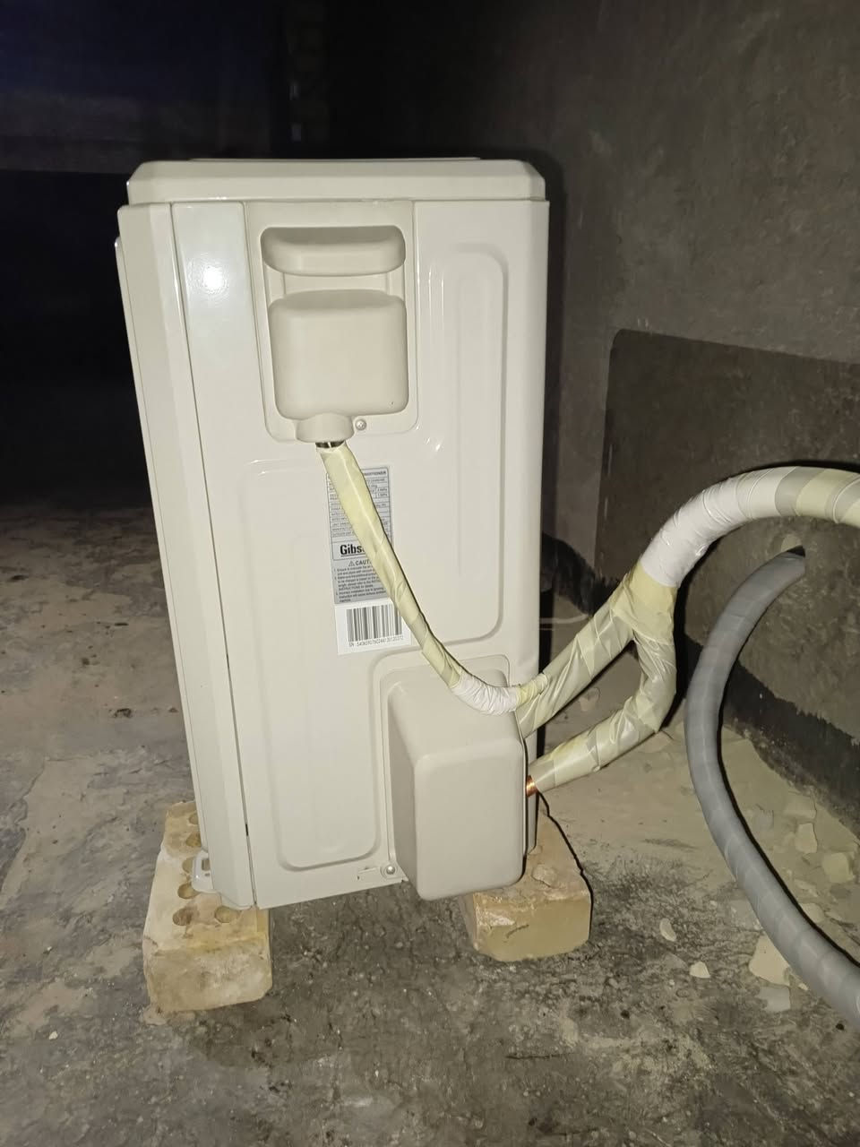 جانب من أعمال اليوم

فتح + غسل + تنصيب سبلت جداري 2 طن يعمل بغاز 22 من ماركة العبيدي في شارع 30

تم تنصيب سبلت جداري 2 طن يعمل بغاز 410 من ماركة جبسون في حي العطاء

مع ضمان في العمل 

سيف حكيم لصيانه وتنصيب كافة اجهزة التبريد
للاتصال ***********
***********
