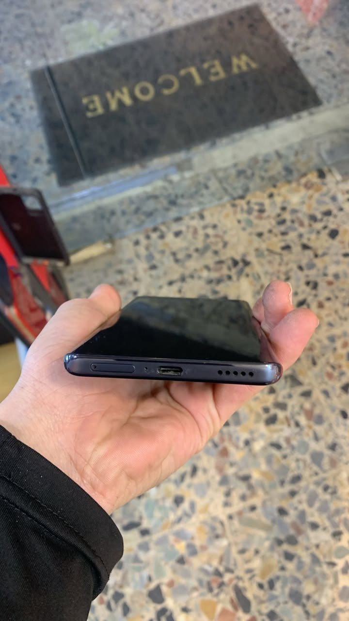 سلام عليكم

هونر x9B ذاكرته ٢٥٦ عشوائيه ١٢ مستخدم نضافته ٩٩ بل ميه ولا شخط بي ضد الكسر  تجي تاخذه من باب محل سعر275 قفل ويه سماعه  وشاحنه 

*********** توصل وتساب

مكاني بغداد حي تونس
