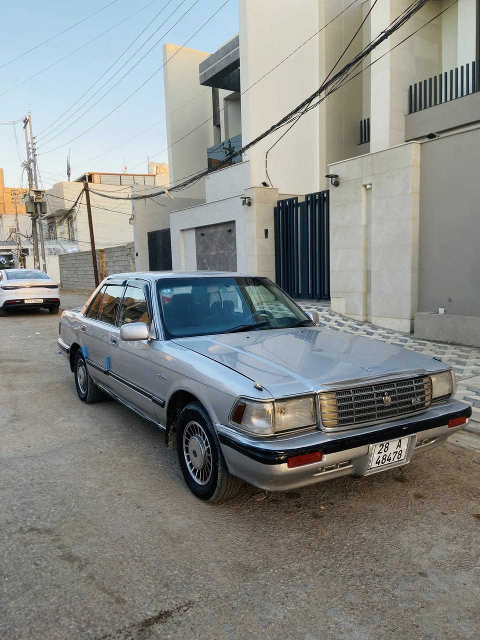 سلام عليكم
سيدان موديل 90 للبيع 
مكينه 2500
تبريد شغال ثلج 
مكينه وكير كفاله 
تخم تاير جديد ترايك وين ما يعجبك من البصره لدهوك
رقم نجف انكليزي  
مكان السياره نجف مداور ثاني يوم سعر 45 بيها مجال 
الرقم *********** وبي واتساب
