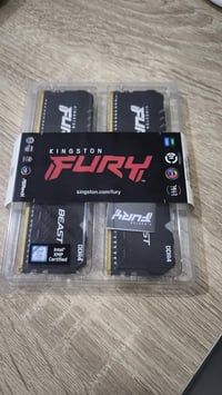 رامات 8*2 kingston fury 16gb 3200mhz  CL16  السعر 120 الف توصيل موجود ...