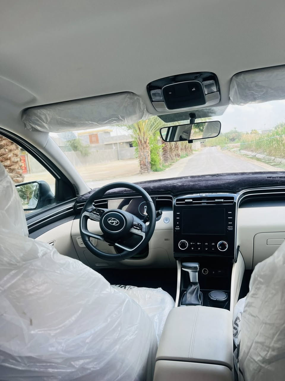 السلام عليكم توسان موديل 2024خليجي كفالة عامه بدون اي ملاحظة ماشية 25بصمه تشغيل عن بعد كشنات كهرباء سايد بريك بصمة برد خلفية فول عدا البانوراما رقم بابل تحويل مباشر مكينه 2000دوش بوضع الشركه  
***********
***********
