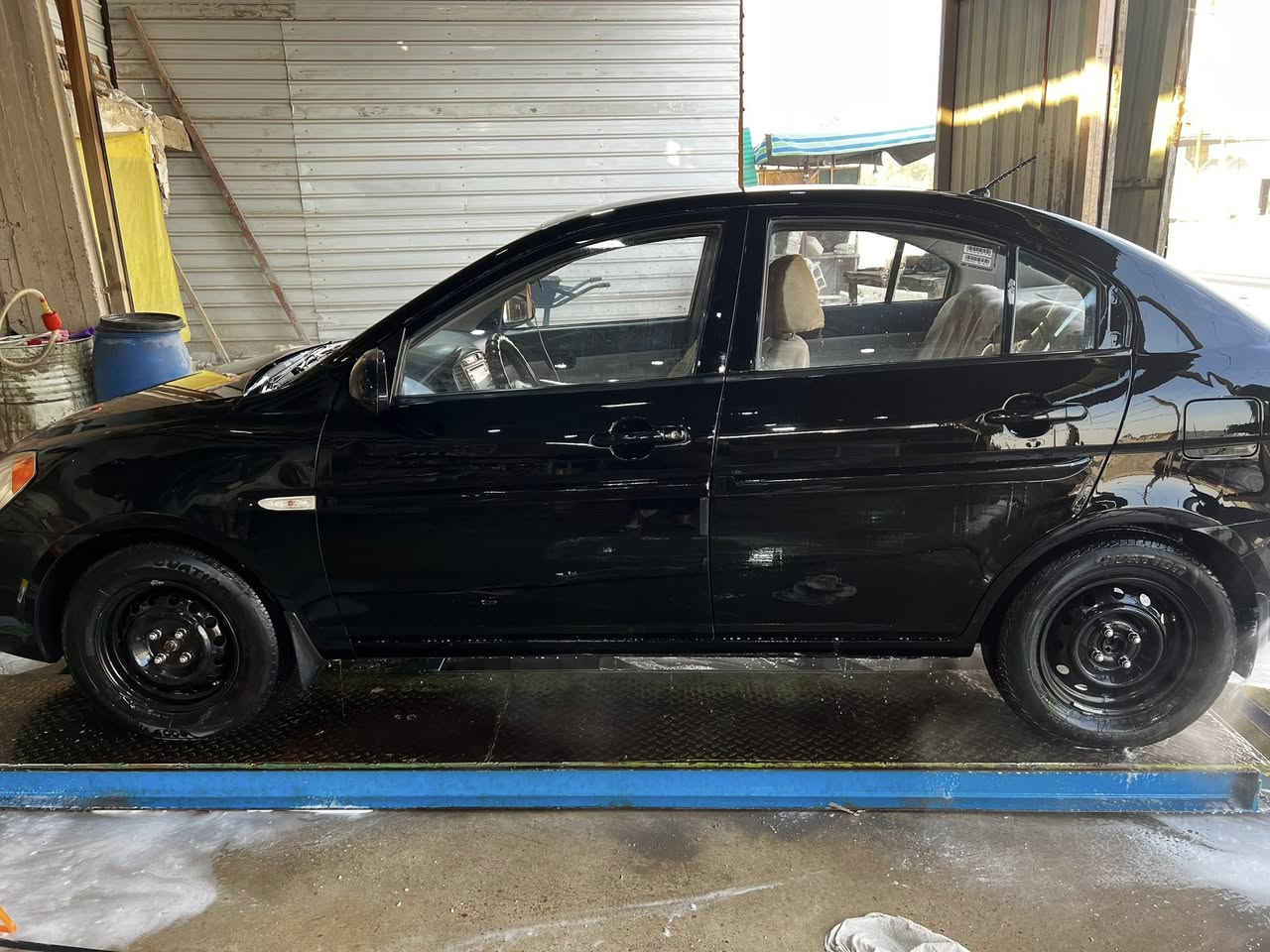 سلام عليكم
اكسنت 2010 خليجي 

ماشية 183 الف 

كير مكينة مكفولات 

بيها صبغ بنيد وتبديل جنطة نفس اللون 

سيارة باسمي هزة بشهر رابع تخلص رقم جديد قبل شهرين مبدلة مصفرة غرامات ترايها وين متريد

مكانها بغداد الدورة 

السعر 84 مجال بسيط حك الجية 

***********
