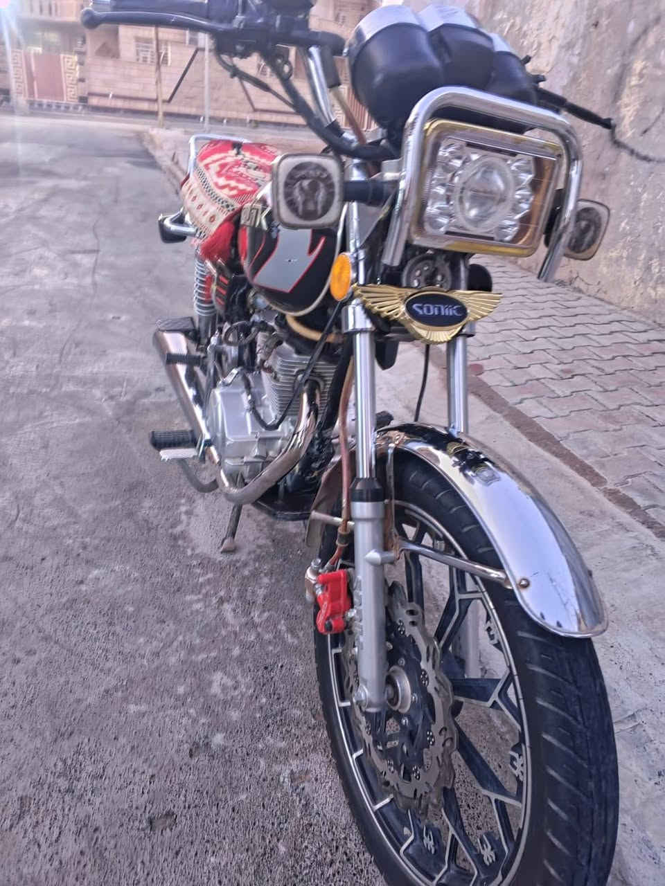 سلام ۈعـْليگمٌ- دراجه سونك وشرط النضافه محرك 200cc مامفتوح تايرات جداد الشراي يدخل المو شراي لٱ يتعبني التواصل عل رقم ***********
