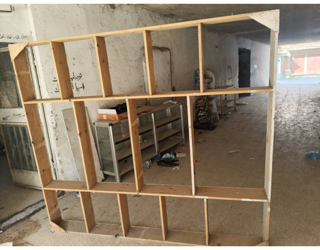 رفوف للبيع بسعر مناسب عدد 3*********** مكاني محموديه
