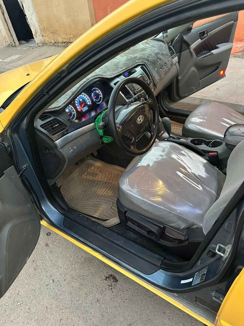 سلام عليكم سوناتا وارد امريكي ضرر جاملغ الامامي فقط موديل 10 كير مكينه خير من الله سياره جاهزه ماا عايزه برغي العنوان واسط صويره السعر 105 وبيه مجال قليل ***********
