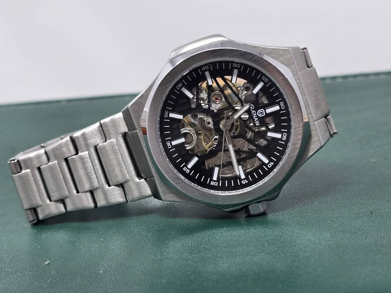 ((مزاد يبدأ من 30 ألف، ينتهي بـ 8 ليلًا)).
ساعة ماركة GLE'NAW. من أمازون 
ماكينة أوتوماتيكية مقاومة للماء.
كاملة الختومات، قفل فراشة، وزن ثقيل (تفاصيل داخل الفيديو).
مكاني كربلاء، (متوفر توصيل5)


**إذا كنت صاحب هذا الإعلان وتريد حذفه لأي سبب، رجاءا أرسل رسالة إلى الدعم الفني**