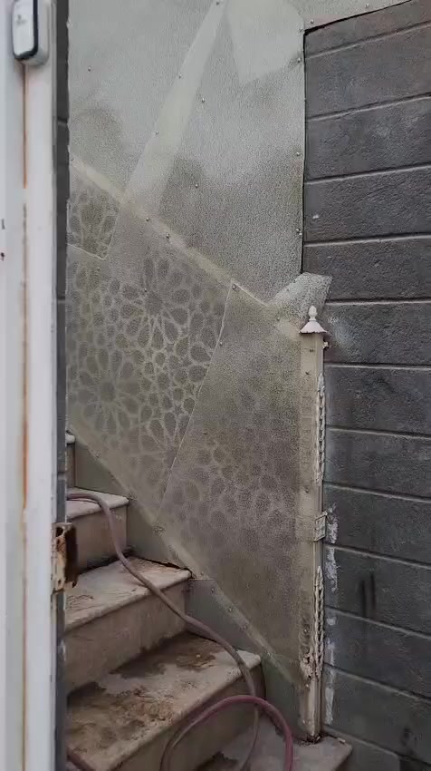 حيث الراحة النفسيه والهدوء التام 
شارع مدينة الألعاب والمتحف ومتنزه الناصريه العام 
شقه للأيجار نظافه وترتيب 
 غرفتين وصاله ومطبخ وصحيات 
الايجار 600 وبيه مجال 
قليل مطلوب عائله زغيره
نستقبلال الاتصالات على مدى 24ساعه ⌚
على الرقم التالي ***********
