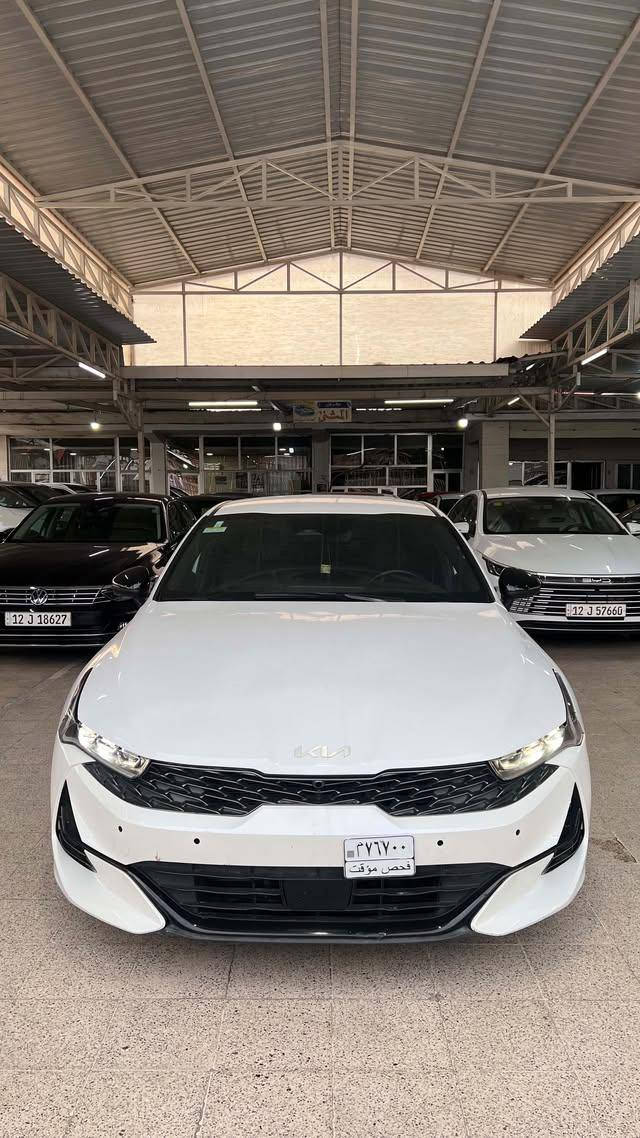 سلام عليكم Kia k5 2024 gt line 
السياره ماشيه 10 الف ميل 
ضرر السياره ربع بوند والجاملغات الاماميه بارد 
السياره فحص موقت المنفيست باسمي 
مواصفات السياره فول عدا الفتحه
سعر 180 بيها مجال بسيط 
للتواصل ***********
