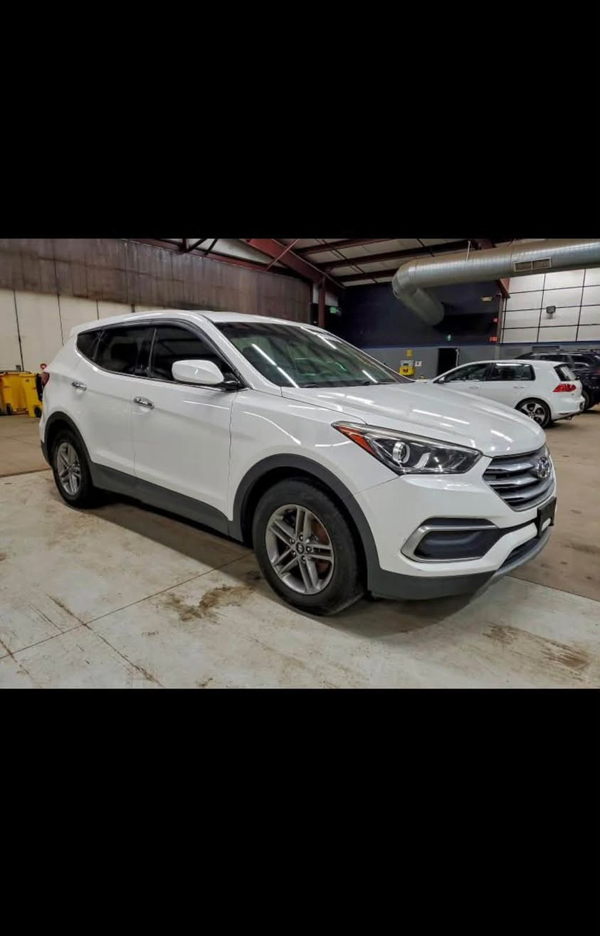 Hyundai santafe 
Model 2018
Clean carfax 
Moter vitess sherke 
03487131


**إذا كنت صاحب هذا الإعلان وتريد حذفه لأي سبب، رجاءا أرسل رسالة إلى الدعم الفني**