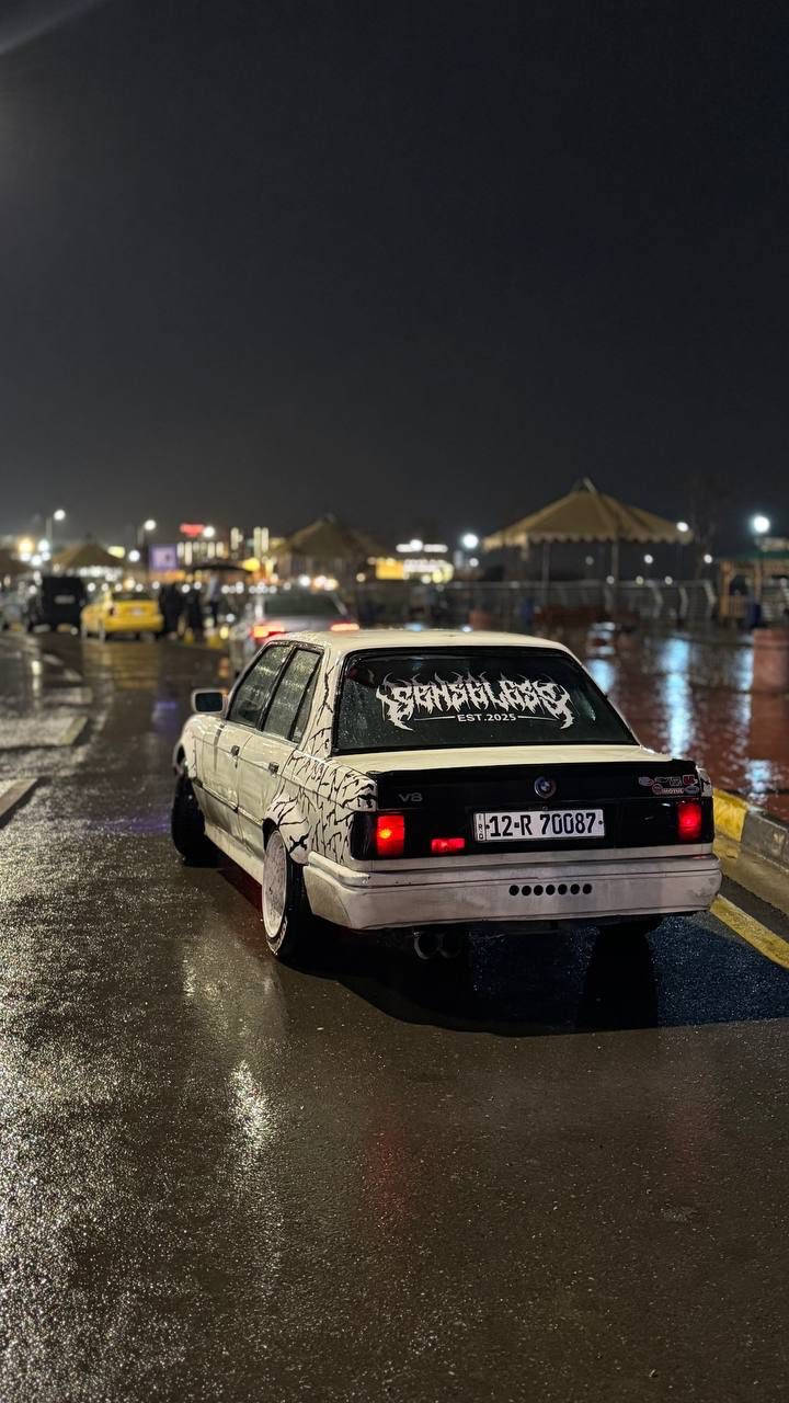 موديل 88 رقم نينوى هزه رقم مسطره السياره بأسمي
سنويه 30
كابون بانزين بيها
مكينه 18 بلاد حشوه 20
كير 20
مابيها كص ولاضربه قويه
بيها تخم ويلكب بوربت 
صالنصه رياضي تفصال بوابه ريمونت 
شاشه 
سنتر لوك 
بيها وايد بدي عمل 
سياره بيها نقوصات بسيطه حيل
سعرها 33 وترهم مراوس 
***********
