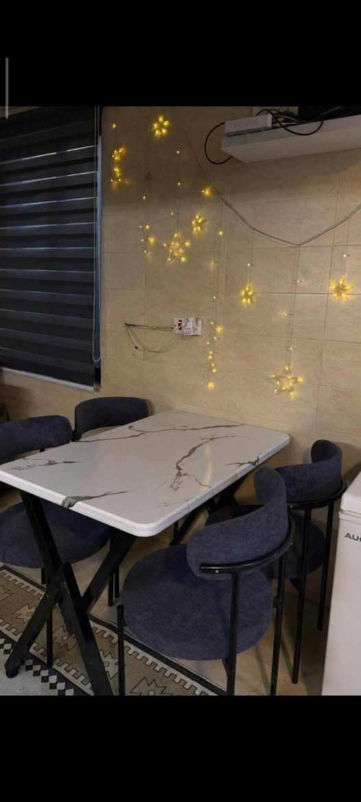 وصول ميز طعام 4 و 6 كرسي
تجدونه لدى شركه مشتاق العذاري و اولاده للوكلات والتجارية 
***********
