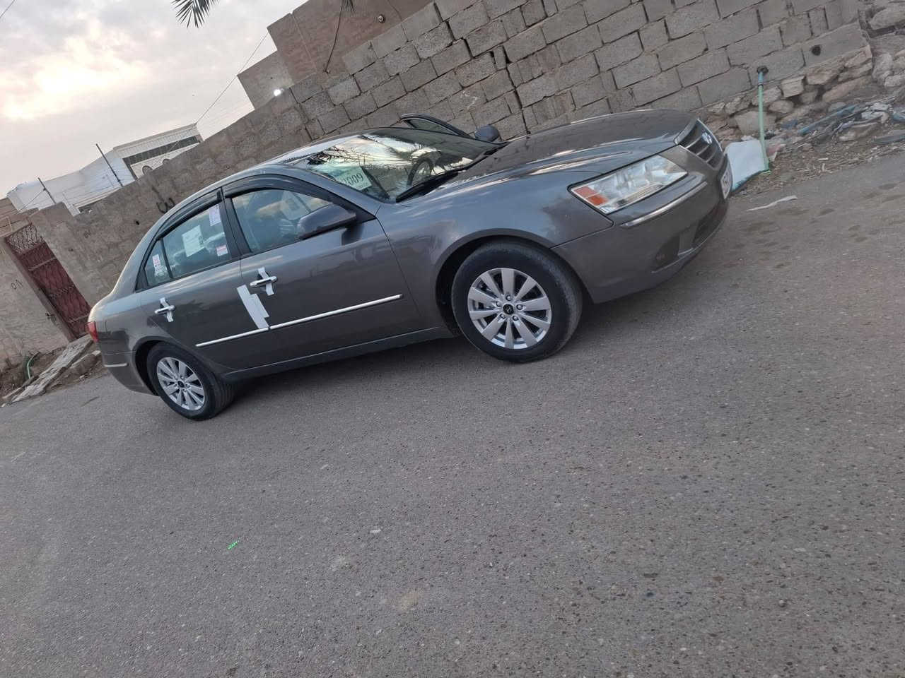 سلام عليكم
 سوناتا 2009 ممكفوله من المعجون
وارد امريكي نظافه جداً 95٪ يعني جديده  سياره جاهزه كير مكينه تبريد صدر امامي خلفي  رقم انكليزي   جاهزه مجهزه تجي وشوف بعينك ضررها كلش بسيط مثل ماوضح بالسونار ***********  سعر 118$ وبيه مجال الانبار الرمادي
