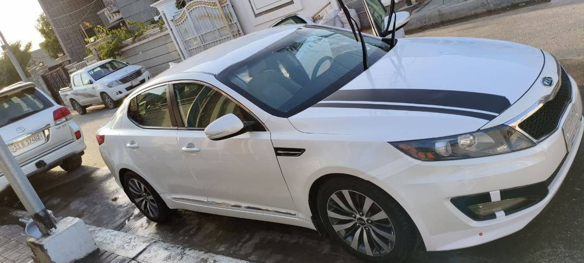 سلام عليكم 
للبيع 
كيا اوبتيما 2011 وارد امريكي
لون ابيض صدفي 
رقم انبار 
تحكمات كلها شغاله داخلها نضيف كتب الشركه بعدهن بيها
تبريد ثلج تدفئه شغاله اشاير بالمري
 بصمه فتح صندوق اكزوزات 2
محرك2400 GDiمكفول من تبخير وتنقيص
كير اوتو وعادي 
سياره ليبل واحد بيها جاملغ امامي وجاملغ خلفي فقط قطعتين لافتح ولا تبديل 
الباقي كله مكفول
سعرها 115 مكاني الرمادي 
***********
