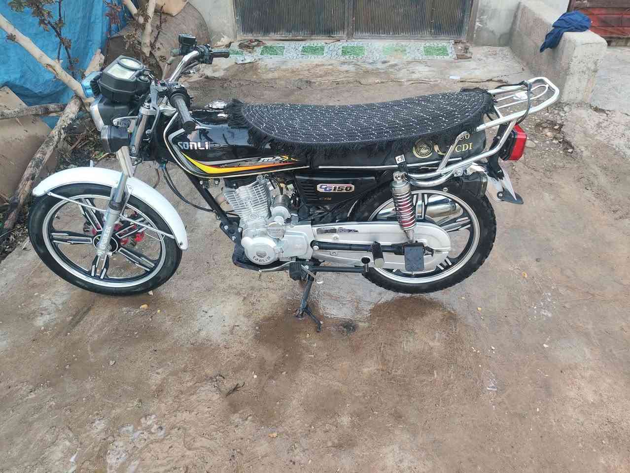 السلام عليكم دراجه سولنك لبيع او للمراوس موديل 23 اوراق محرك شرط اسبانه ماطاخته دراجه كفاله عامه سلف وكهربيات كله شقاله سعر 560 وبيه مجال مكاني بين كلار وخانقبن شراي اتصل ***********او تعال خاص رجان مو شراي لا تعبني
