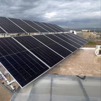 منظومة شمسية • ١٦ لوح ٦١٥واط • بطاريتين ليثيوم