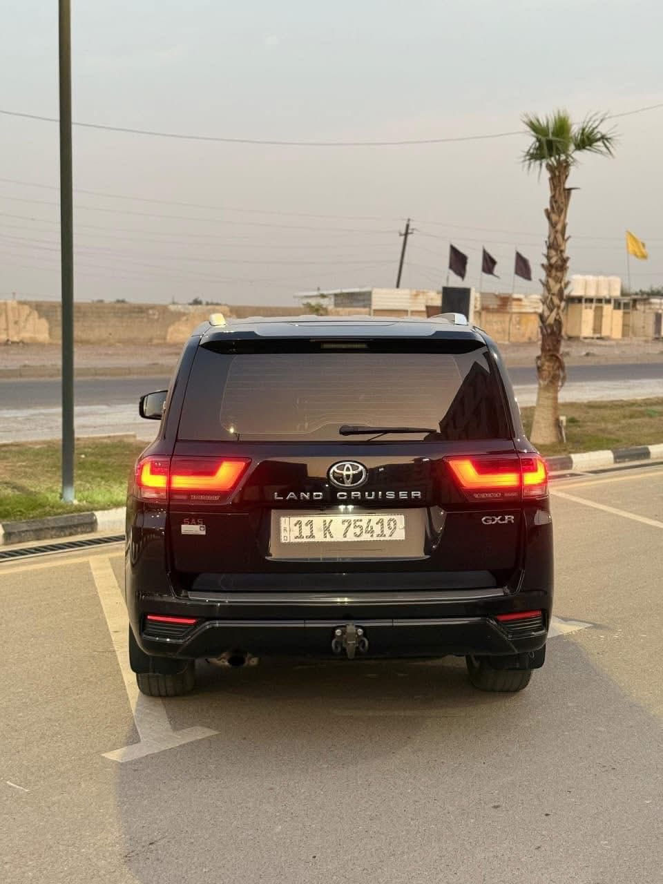 السلام عليكم لاندكروز ٢٠٢٢ ساز اصل 
مكينه 4000 تنفس طبيعي ماشيه ٥٥ الف حقيقي 
مغلفه PPf من الصفر كفاله عامه من كلشي سونار المندلاوي ويه الصور لا شخط ولا بارد ولا رصعه جديده جداً 
عارضها ٦٤٠ وبيها مجال مكاني بغداد حي القاهره 
للاستفسار ***********
