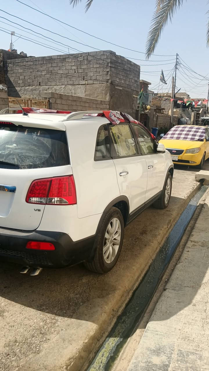 لبيع سورنتو موديل 13 مكينه سته سلندر سبعه راكب حدادي جديده تخم تاير كشن كهرباء تدفه تبريد  بنرامه  سياره فول مواصفات ما عده البصمه  سوناره موجود بل منشور  الاستفسار الاتصال عل رقم ***********
