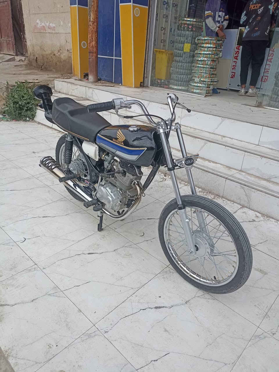 دراجه للبيع اوراق شاصي 19 ارشه تعمير 25 محرك باكستاني مفتوح بوشه وبستم دراجه كلش نضيفه سعر 750 وبيهه مجال بدون سبايدر وهاذ رقمي ***********
