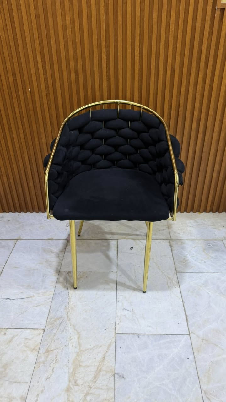 السلام عليكم غراض صالون للبيع نص جديد ونص مستخدمات قليل للتواصل ع الرقم ***********
