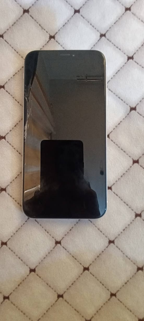 اكس ار
ذاكره 128
بطاريه70
جهاز بلادي مامبدل بيه شي
شاشه بلاديه وبطاريه بلاديه ماتصرف
فقط بيه فطور بالكلاس ماماثره ابد 
والفيس ايدي واكف الباقي كله شغال 
اتصال كاميرات صوت هزاز كله فول
للبيع او مراوس السعر 125
مكاني بغداد الشعلة


**إذا كنت صاحب هذا الإعلان وتريد حذفه لأي سبب، رجاءا أرسل رسالة إلى الدعم الفني**