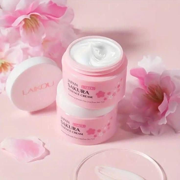 كريم مرطب ساكورا 🌸
SAKURA ESSENCE CREAM
مكونات نقية بدون إضافات، لها رد فعل ناعم وغير مسبب للحساسية للبشرة بعد التجارب، والتي يمكن أن ترطب البشرة وتثبتها بفعالية ملمس حريري يعطي شعورًا نديًا عند تلطيخه وغير لزج بعد الاستخدام. سهلة الامتصاص وتحبس الرطوبة لفترة طويلة. تتلاشى التجاعيد وتترك بشرة الوجه رقيقة وثابتة ورقيقة يغذي بعمق رطوبة البشرة والمغذيات، ويزيد من مقاومة البشرة تزيد من إشراقة البشرة وتزيل ندبات البشرة بفعالية. مناسبة للاستخدام للرجال والنساء، خاصة في الطقس الجاف والشتاء.

الاصلي المنشأ كوريا 🇰🇷💯
سعر الدرزن ١٨ الف 
يوجد خدمة توصيل لجميع محافظات العراق ✔️✔️


**إذا كنت صاحب هذا الإعلان وتريد حذفه لأي سبب، رجاءا أرسل رسالة إلى الدعم الفني**