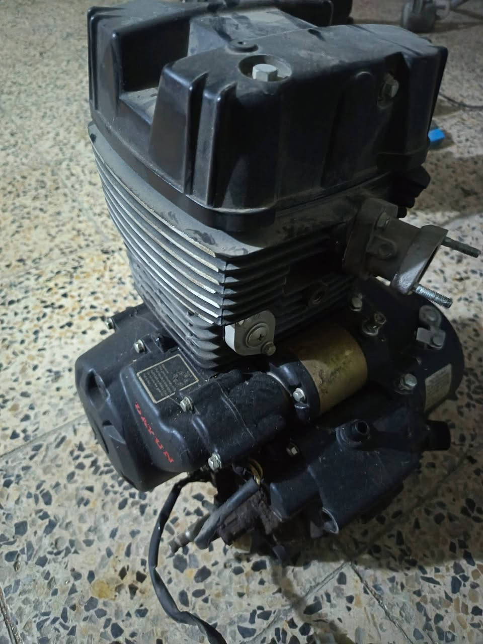 السلام عليكم غراض للبيع مكينه بوكسر مديل 2023 كايمه سعرها 150 مكينه دايوان 200كايمه سعرها 100
صالنصه بوكسر اصليه نضيفه 40 دواسات بوكسر 50
ماشه خلفيه هيه ودبلاته مال بوكسر 50
عقل بوكسر اصلي 15
دواسات بولسر هنه والعنبار بريك 40
كابريتر بولسر على الشغل اصليه 25
بغداد الإسكان ***********
