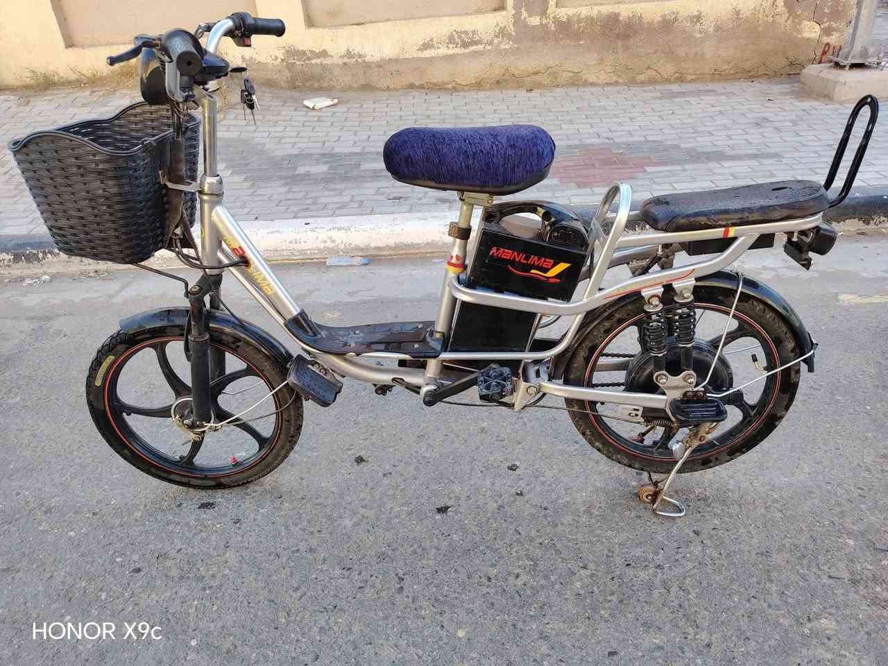 سلام عليكم  دارجه شحن للبيع دراجه نضيفه عوزه بطاريه سعر 100بي مجال مكان كربلاء حي الوفاء رقم مبايل ***********
