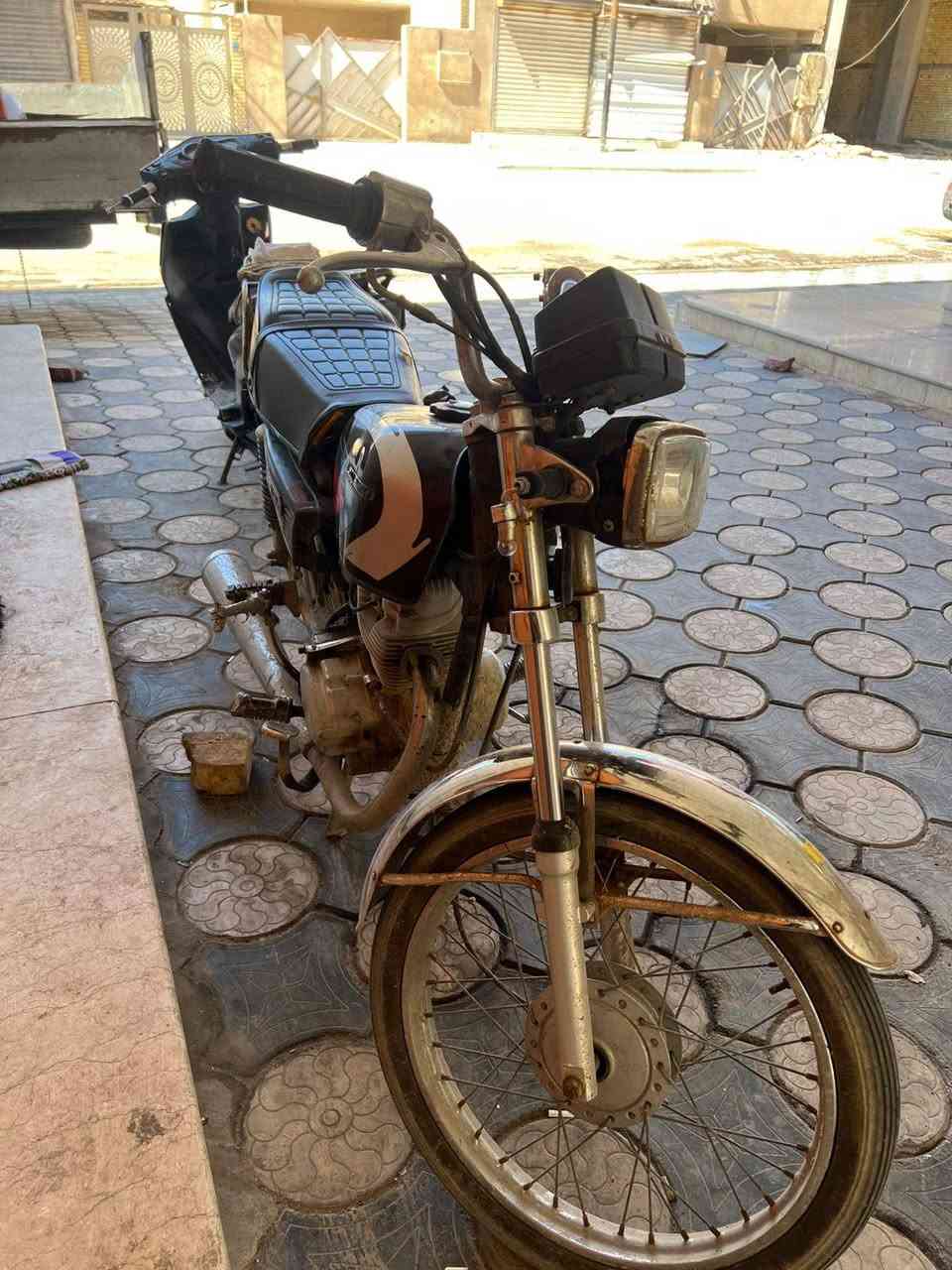 دراجه ايراني حلوه ونصيفه فول نضافه
ماعدا حادث بسيط بيها
دراجه هندر واحد
فول نعومه
دراجه اوراق
مكاني بصره القديمه
*********** البصرة, العراق
