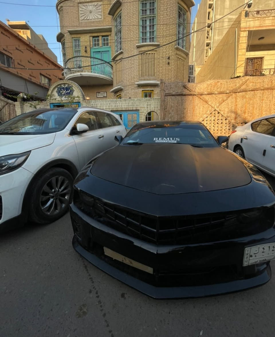 سلام عليكم للبيع كمارو ٢٠١٣ سياره حيل نضيفه حادثه جاملغ و بنيد و بيه صبغ الجاملغ العكس السايق لا شاصي ولا لغود ضرره سطي مكينه كير شرط تبريد ثلج ❄️ سياره مناقصه شي …. الاضافات الي عليه عليه اكزوز كامل من الطول الطول اكس بايب دون بايب و عليه بطيخات ht poer بعدهن بلضمان …. عليه دعاميه zl1 و عليه لايتات zl1 و عليه زراع عدسات هم بعدهن بلضمان …… عليه اوياله z28 و عليه سبيسر و بيه زوج تايرات جدد ….. عليه برمجه يم الراوي سيفتي المكينه و عليه بوب كرون و طلقات و عزم كلش قوي عليه ادامه السياره …. سياره بانزين فقط محسن و دهن جديد فيول بم عبوه جديده حماوه انساه لانو مبرمجه و المنضومه مال ميه امضبطه ميه بلميه عليه ….. عليه دوسات مال هنسي و عليه شباك مال هنسي السياره بلحقيقه احلى من الصور بهواي … السياره ابسمي و تحويل ثاني يوم مكان السياره بغداد الاستفسار *********** 
السعر اب ١٠٥ و بيه مجال بسيط
