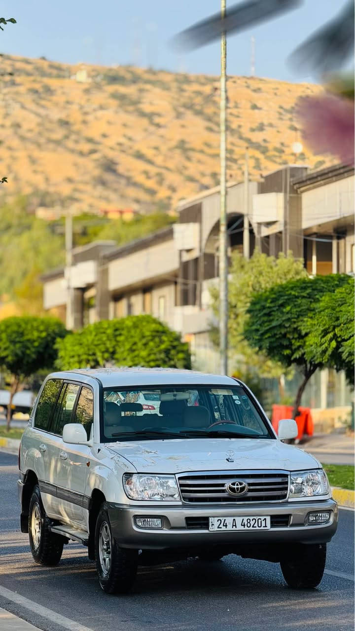 کوردی
سەرەتق بەناوی خوای گەورە تۆیۆتا لاندگروز مودیل ٢٠٠٣ مواسفات GX سێ روبعی ناوزەرد و سەلاجە و جام کارەبا 
سەیارەکە زۆر زۆر ڕێک و پوخت و جوانە سەیارەکە بێ بۆیاخ و شوخت و چاڵە نمونەی جوانیە لە رەسم چۆنە لە واقعی جوانترە گیێر و مەکینە و اکسل و کارەبایی و تاخم پێش و دوای هەموو بەشەرتە دینارەک نەسروفی تێدا نیە رەقەم و سەنەوی نوێیە 
سعری ١٨٩ گەلا و کەمەک مەجال بۆ زانیاری زیاتر ***********_*********** ناونیشان کۆیە
عربی 
سلام و علیکم اخوان 
تۆیۆتا لاندکروز مودیل ٢٠٠٣ مواسفات GX ی داخل بیجی و سلاجە و جام کهربا و داخل فورمیکا 
سیارە حلوە دعامی لدعامی بشرت بدون سبخ و  بدون شوخت بدون نقطە کل علی وضع شرکە 
گیر محرک اکسل کهربایی و عدادات کلە بشرط  رقم سنویە جدید سعر ١٨٩$ ورقە و بیە شویە مجال لتفاصیل ***********_*********** مکان کویسنجاق كويسينجاك, أربيل
