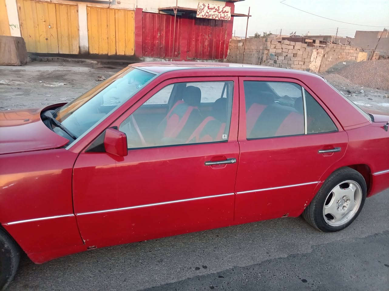 مارسدس دب مديل 90 حجم 300 مكينه وكير بطةمديل 2500 قواعد دبل بلاديات بيها  قطعتين صبغ   وباقي بلاد السعر 65 وبيها مجال العنوان بغداد المعامل الباوية الرقم ***********
