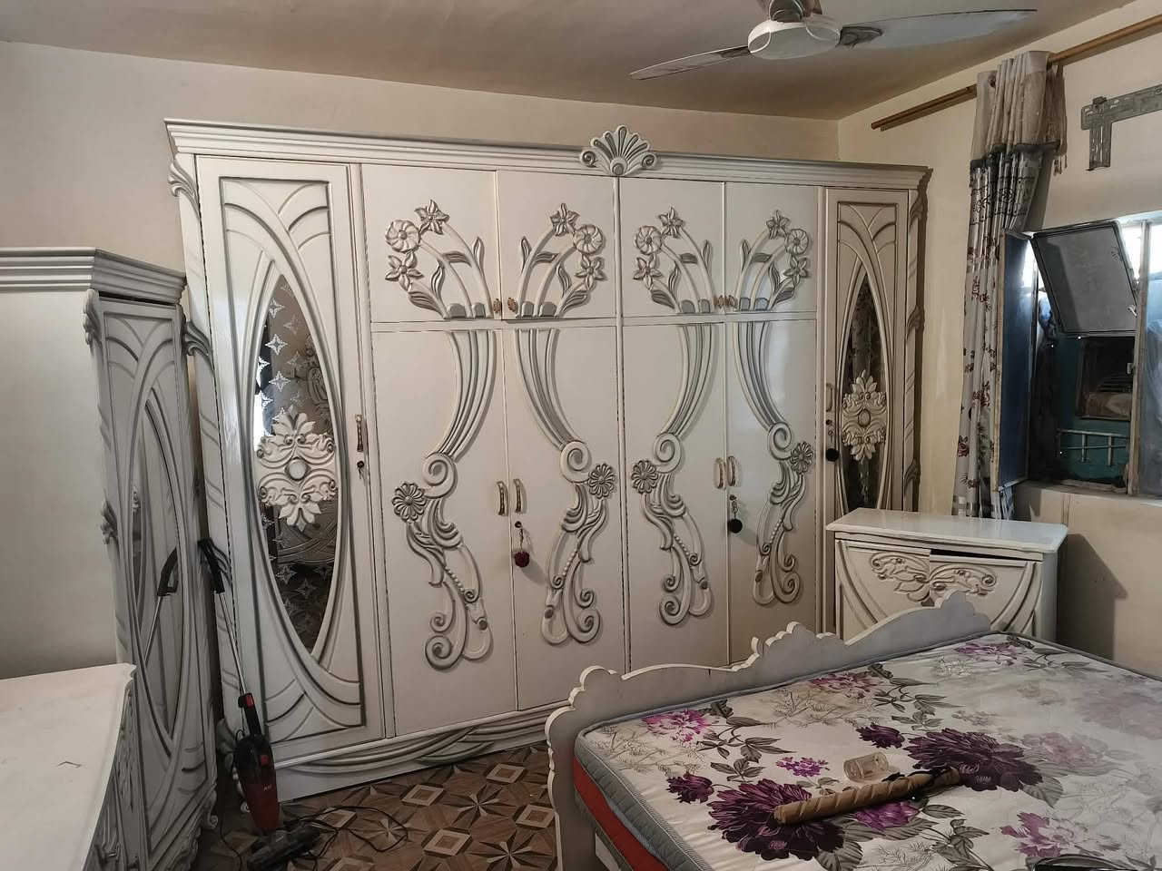 السلام عليكم غرفة نوم شغل عراقي درجة اولى نضيفة جدا مع الدوشك للبيع السعر مليون وبيها مجال للشراي


**إذا كنت صاحب هذا الإعلان وتريد حذفه لأي سبب، رجاءا أرسل رسالة إلى الدعم الفني**