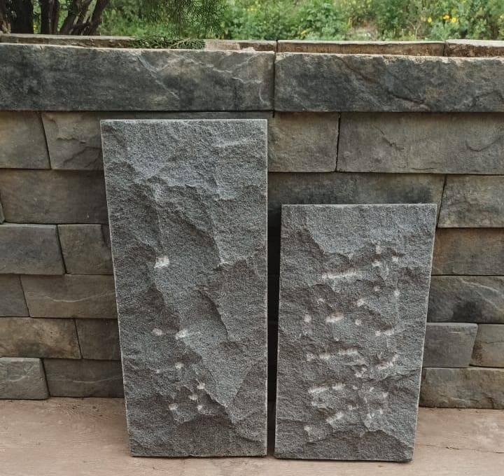 حجر بازلت اسود 
basalt stone 
#الحجر_الطبيعي #حجر_اسود
كافة المقاسات متوفرة 
شحن الى جميع الدول 
للطلب اضغط على زر واتساب اسفل المنشور


**إذا كنت صاحب هذا الإعلان وتريد حذفه لأي سبب، رجاءا أرسل رسالة إلى الدعم الفني**
