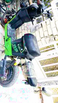 دراجه شحن r9 للبيع والله العظيم دراجه نضيفه ومابيه اي عطل 5بطاريات جدد...