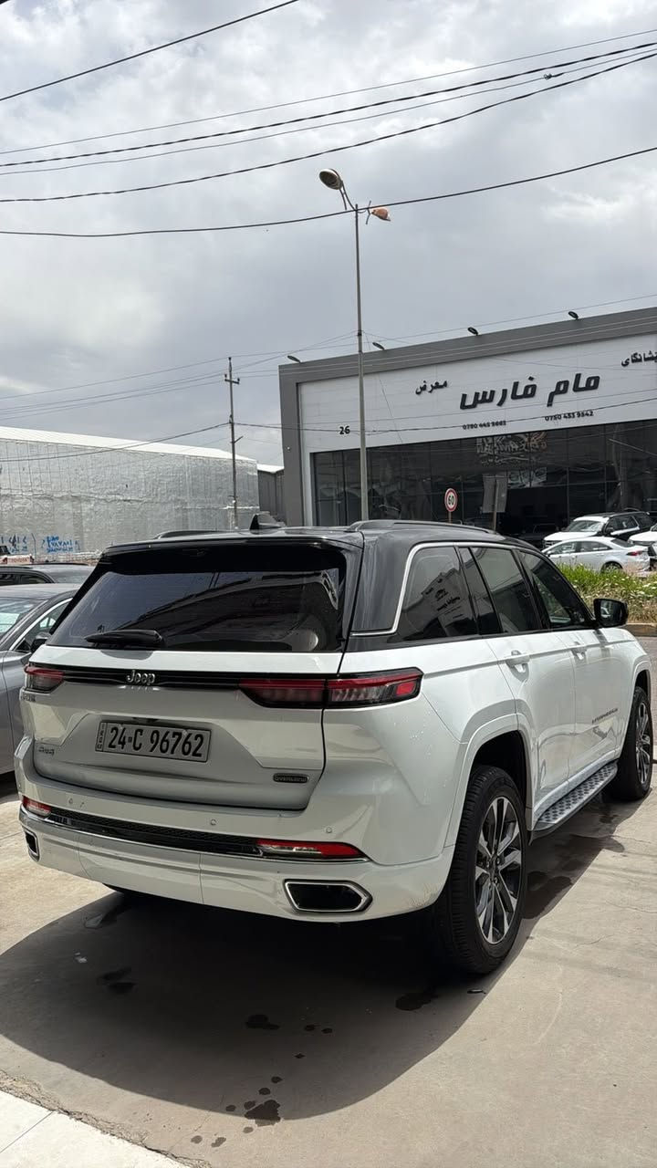 السلام عليكم 

جيب اوفرلاند خليجي وكالة هارلم 2024  تو كلر مغلفة PPF  بل كامل كفالة عامة 

محرك : 3600 / 6 سلندر
العداد : 28 الف كم 

المواصفات 

 - جكات - ناظور ليلي - 5 كامرات محيطية - كشنات جلد اصلي مع تحكم كهرباء - مساج بالكشنات - تدفئة تبريد كشنات - جنطة كهرباء - بانوراما - رادارات امامية خلفيه وجانبية - سستم صوت - مري شفط - تشغيل عن بعد - كشنات خزن 

وبعد هواية مواصفات السياره رقم دهوك سنوية وهزه جديد تحويل ثاني يوم 

مكان السياره / اربيل او دهوك 

الاتصال
***********
***********
