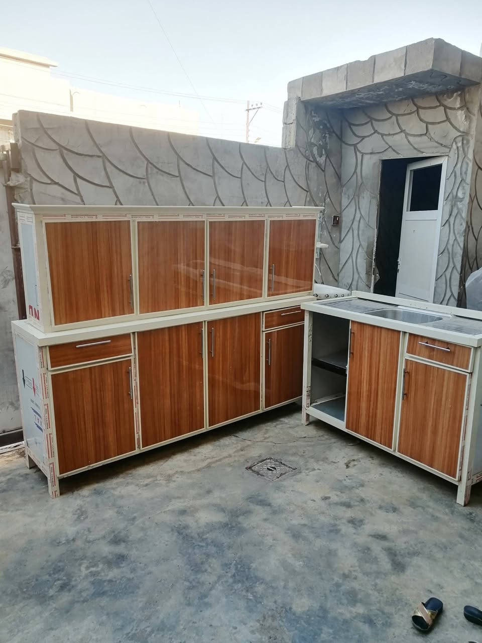 البيع السعر 300 ألف وبيه مجال نضيف ***********
