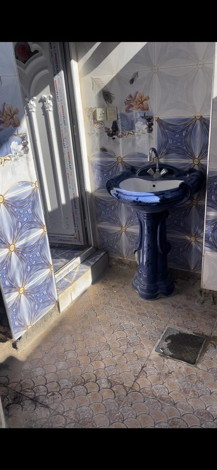 بيت مساحه100م للأيجار في حي الحكيم ة الاستداره الثانيه مقابل اسواق الغدير للأستفسار الاتصال ع هذا الرقم ***********
