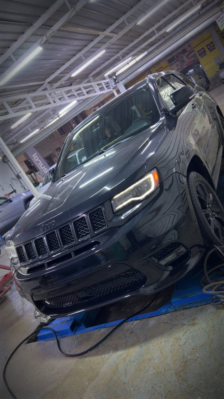 السلام عليكم
جيب سومت 2015 
محرك 3.6L سته سلندر بدون جكات وتو ويل بلاد
فول مواصفات 1/1 
تو ويل / بانوراما / شاشه جبيره / تدفئه اربع مقاعد / تبريد مقاعد الاماميه / تدفئه ستيرن / تعتيم بلمري / رادار امامي / رادار جانبي / حساسات امامي خلفي / سفتات ستيرن / جنطه كهرباء / دبل كزوز / سستم صوت هارمن كاردن صوته كلش عالي ومحيطي / تبريد قطعتين / كشنات ميموري / دشبول سومت تطريز / تضام ايكو نضام سبورت / لايت زينون / كلوب طوارئ بلجنطه / السياره جديده مابيها لاجيك انجن ولاشي محركها مكفول وكيرها مكفول رقم بغداد تحويل ثاني يوم
ضربتها سطحيه لادواخل ولاشي بيها صبغ جاملغ امامي صفحه السياق وباب السايق وخلف السايق فقط
مكان السياره بغداد الدوره 
السعر 185$
***********
***********
